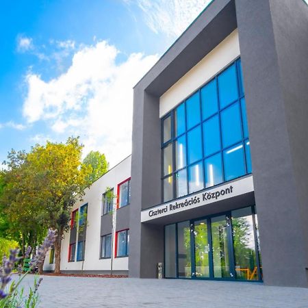 Ciszterci Rendezvenykoezpont Bed & Breakfast Balatonalmadi Luaran gambar